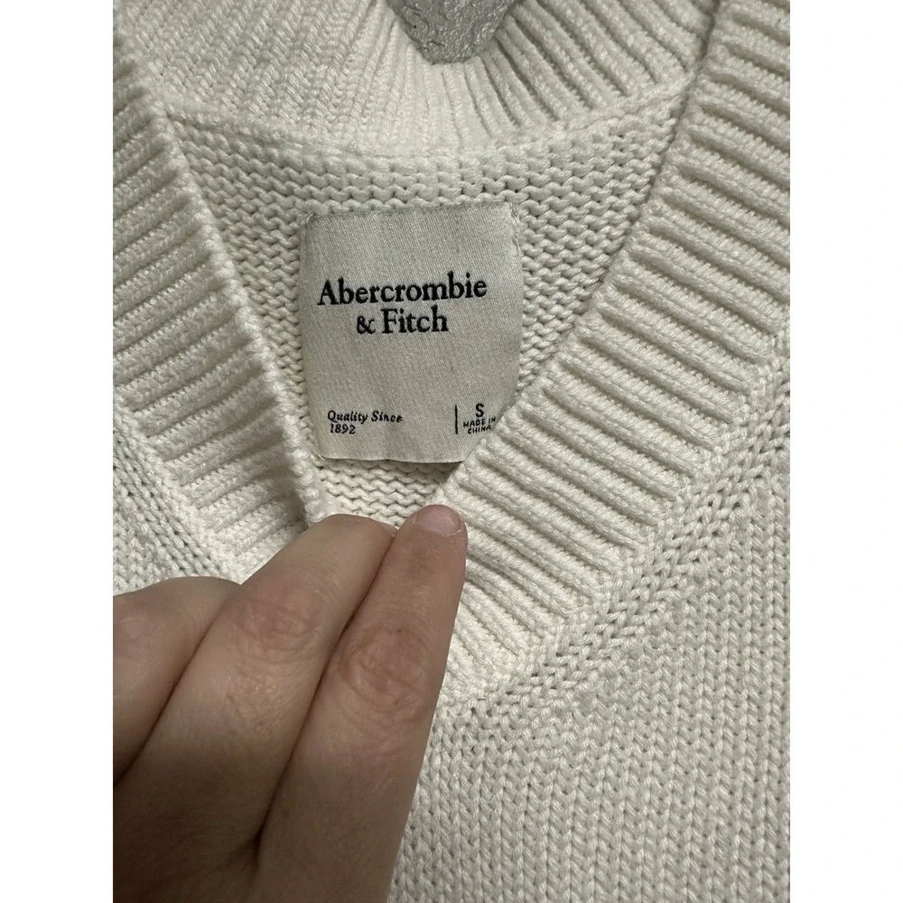 Abercrombie & Fitch Womens White Chunky VNeck Sweater Vest Small Preppy Academia